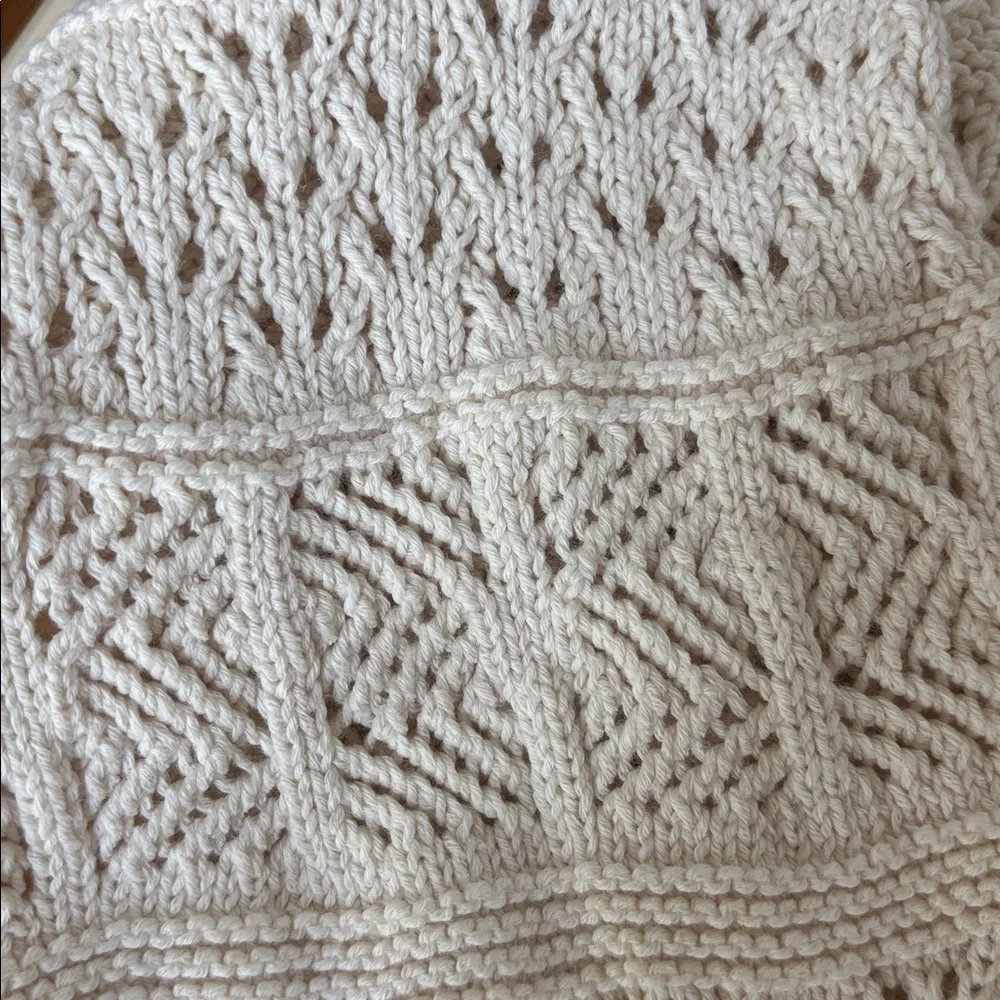 Zara crochet knit cream shrug sz.M